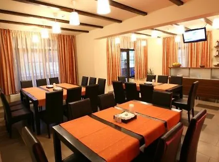 Maya House Guest house *